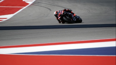 In Usa la doppietta Aprilia, vince Bezzecchi davanti a Martin