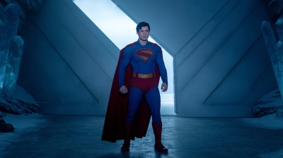 Incassi, Jurassic World batte Superman in Italia mentre in USA il supereroe debutta al primo posto 