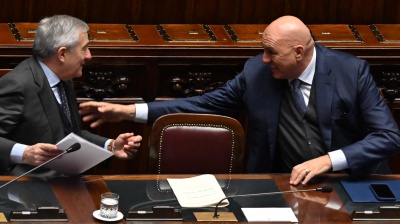 Iran, in Parlamento è scontro: l’opposizione contro i ministri degli Esteri e della Difesa Tajani e Crosetto 