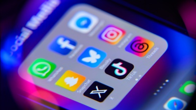 La commissione Ue difende i minori. Pronta un'app per verificare l'età sui social