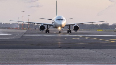 La crisi del petrolio nel Golfo, prime limitazioni di carburante per i voli in quattro scali italiani