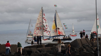 La Flotilla continua il suo viaggio verso Gaza nonostante gli ammonimenti. Trump tratta con Netanyahu per la pace