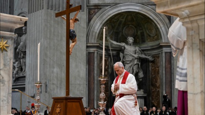 La Veglia di Pasqua di Papa Leone, le guerre e i rancori non ci possono paralizzare