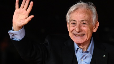 Leo Gullotta compie gli anni, auguri all'attore che ha incantato il pubblico con risate e lacrime