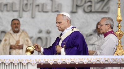 "Libano, rialzati". Questo l'appello del Papa durante la messa a Beirut