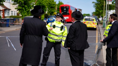 Londra: due ebrei feriti a coltellate a Golders Green, l'aggressore è stato bloccato, poi preso dalla polizia