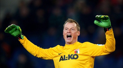 Lutto nel mondo del calcio, è morto Alexander Manninger, aveva 48 anni