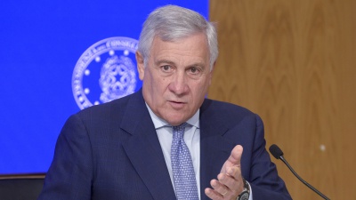 Maggioranza, Tajani e Forza Italia attaccano sul terzo mandato per i Governatori, la Lega chiede un vertice