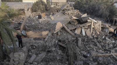 Massicci raid israeliani a Gaza, Hamas torna al tavolo delle trattative 