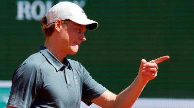 Masters 1000 Montecarlo: Sinner vola ai quarti di finale, battuto Machac in 3 set. Domani la sfida con Auger-Aliassime 