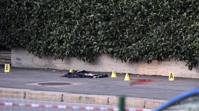 Milano, sparatoria a Rogoredo, in fin di vita un 30enne