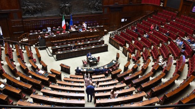Montecitorio, arriva il nuovo trucco: microfono anti-comizio, fingerprint ed intelligenza artificiale