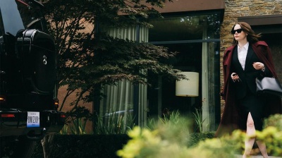 Mostra del Cinema 2025, Bugonia di Yorgos Lanthimos: trama e recensione del film in concorso