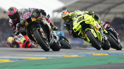 MotoGP. Cadute e paura al gp di Catalogna, alla fine vince Di Giannantonio 