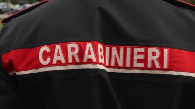 Napoli, la denuncia in caserma. "Se non mi arrestate uccido mia moglie"