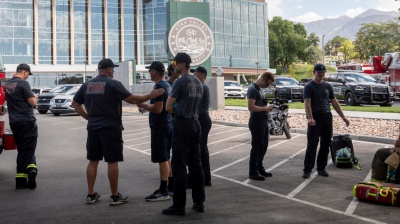 Omicidio Kirk: diffuse foto dall'Fbi, che offre sino a 100.000 dollari per chi darà informazioni