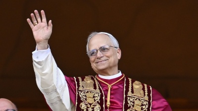 Papa Leone XIV incontra a porte chiuse i cardinali in Vaticano