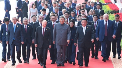 Pechino: la parata militare e gli incontri tra i leader. Kim e Putin 'amici fraterni'. Xi: la Cina vuole la pace