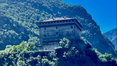 Penultima tappa del Giro d’Italia: dall’impronta invisibile dell’uomo a Verres a quella prepotente al Sestriere
