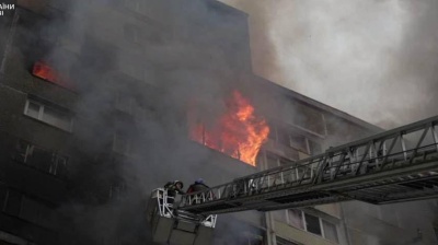 Pioggia di droni e missili sull’Ucraina, a Leopoli sfiorato dalle bombe un convoglio umanitario con attivisti italiani 