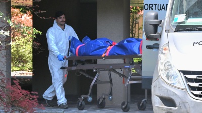 Pisa, guardia giurata uccide la compagna e poi si suicida