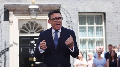 Regno Unito, Burnham nuovo premier: “La sfida è riportare stabilità al Paese”