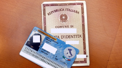 Rinnovare i documenti, l’Italia è la più cara in Europa, è quanto emerge da un’indagine di Assoutenti 