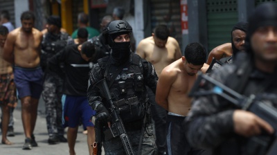 Rio de Janeiro: favelas a ferro e fuoco, oltre cento vittime e altrettanti arresti contro i cartelli della droga