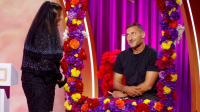 Roast in Peace: su Prime Video il funerale di Totti, Saviano, Elettra Lamborghini e Selvaggia Lucarelli