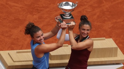 Roland Garros: Errani-Paolini insuperabili, a Parigi trionfano nel torneo di doppio