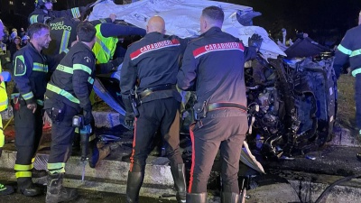 Roma, ragazza di 20 anni morta in incidente, forse conseguenza di una gara tra auto a folle velocità