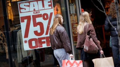 Saldi al via oggi in Valle d'Aosta, da domani in tutte le altre regioni. Atteso un giro d'affari da 5-6 miliardi 