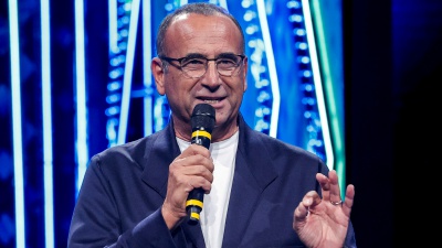 Sanremo 2026, ecco i nomi dei 30 Big in gara. Il tradizionale annuncio di Carlo Conti