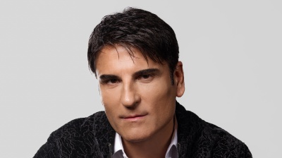 Sanremo 2026, Sal Da Vinci e Michele Zarrillo cantano “Cinque Giorni” nella serata delle cover