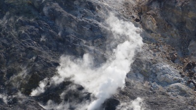 Sciame sismico ai Campi Flegrei,forte scossa di magnitudo 4.6 della scala Richter, crolla un costone