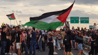 Scioperi in tutta Italia per la Flotilla e Gaza. Un milione in piazza. A Bologna una donna rischia di perdere un occhio