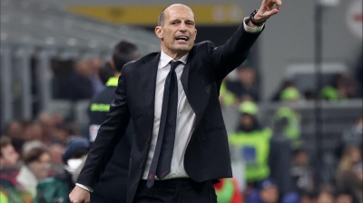 Serie A, il Milan perde con la Lazio e l'Inter allunga a + 8; il Como batte la Roma ed è da solo al quarto posto