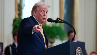Spunta una lettera di Trump a Epstein, il presidente nega e chiede di pubblicare i file