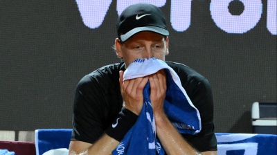 Tennis, Internazionali BNL d'Italia: Sinner-Medvedev rinviata per pioggia, Darderi eliminato in semifinale