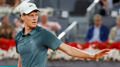Tennis. Jannik Sinner sfida Fils per la prima finale a Madrid, Cobolli out con Zverev 
