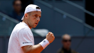 Tennis, Madrid Open, Lehecka raggiunge i quarti di finale, fuori Lorenzo Musetti