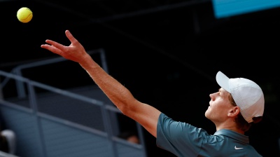 Tennis, Sinner domina Zverev a Madrid: trionfo netto e quinto Masters 1000 consecutivo da record storico