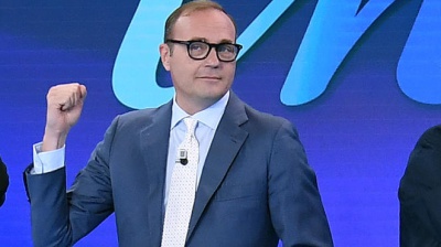 Tommaso Cerno compie 51 anni, festa milanese. Ecco chi c'era e cosa hanno mangiato gli ospiti