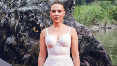 Torna Jurassic World con Scarlett Johansson eroina senza paura. Dal 2 luglio al cinema 