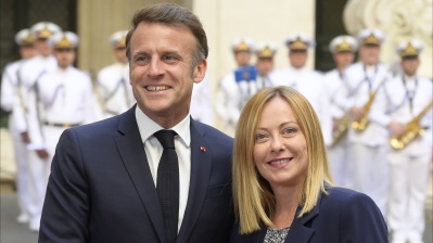 Tre ore di faccia a faccia Meloni-Macron, in serata è arrivato il disgelo a Palazzo Chigi