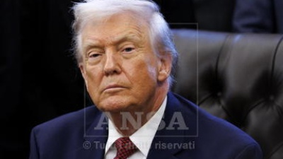 Trump su Truth: ho sospeso un attacco militare contro l'Iran, me lo hanno chiesto i leader del Golfo