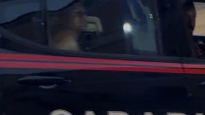 Uccide la moglie e un figlio, preso dopo la fuga. In gravi condizioni l'altra figlia 