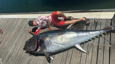 Un tonno da 168 kg pescato in Sardegna: il record del barbiere (pescatore per hobby) Federico Doneddu