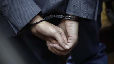 USA: Kouri Richins, scrittrice di libri per bambini, sarà processata con l’accusa di aver ucciso il marito col Fentanyl