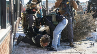 Usa: nuova sparatoria a Minneapolis, morto un uomo colpito da agenti dell'Ice